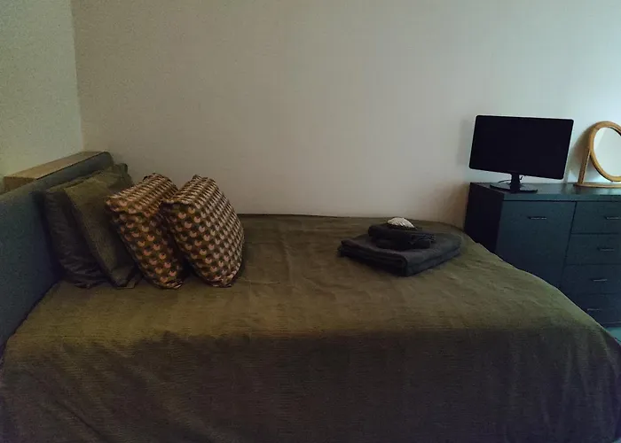 127 Large Double Bedroom Apartment Eign Street Hereford