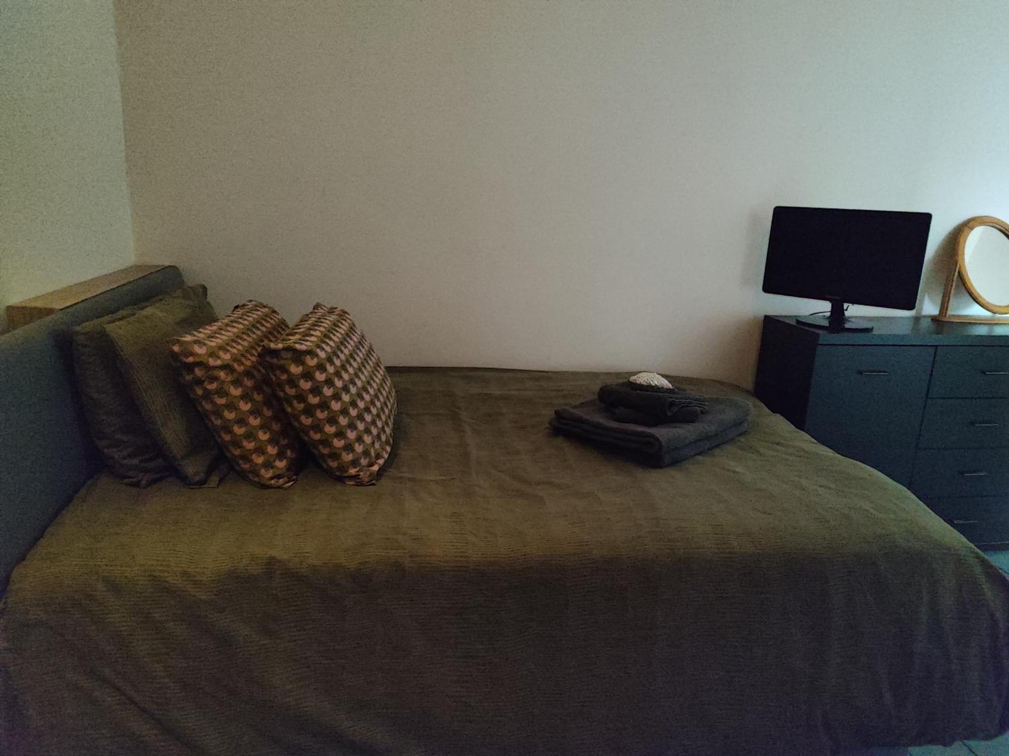 Apartment 127 Large Double Bedroom Eign Street Hereford