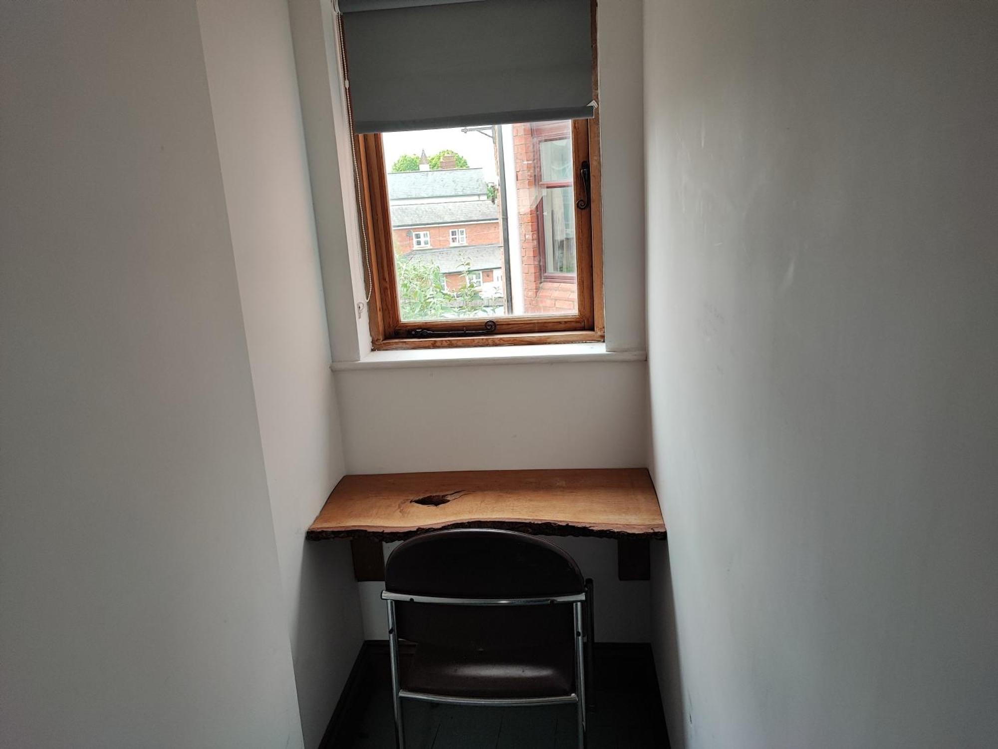 127 Large Double Bedroom Eign Street