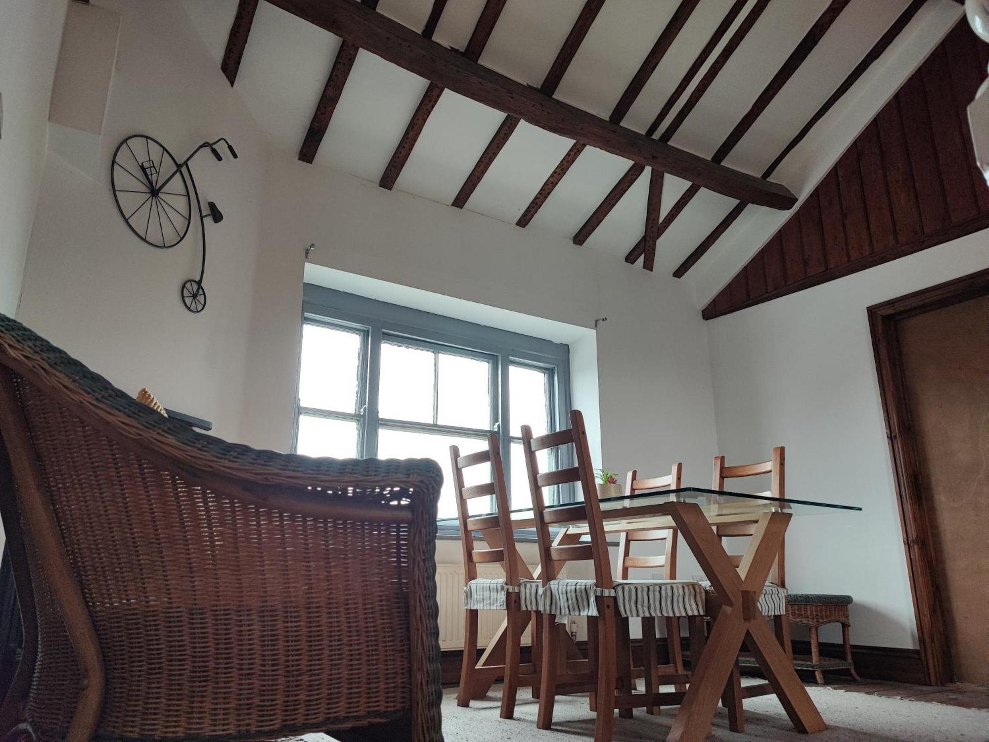 127 Large Double Bedroom Eign Street Apartment Hereford