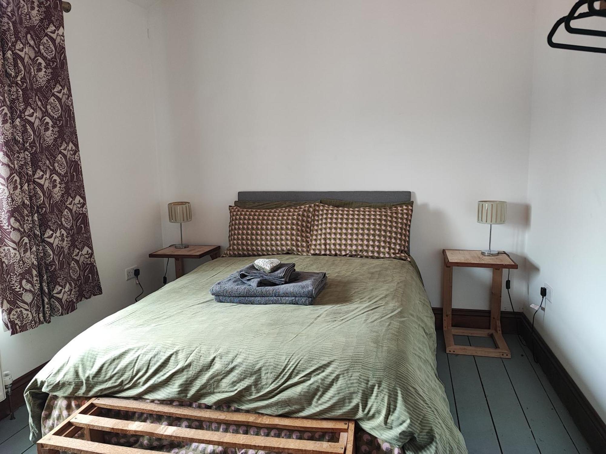 127 Large Double Bedroom Eign Street Hereford