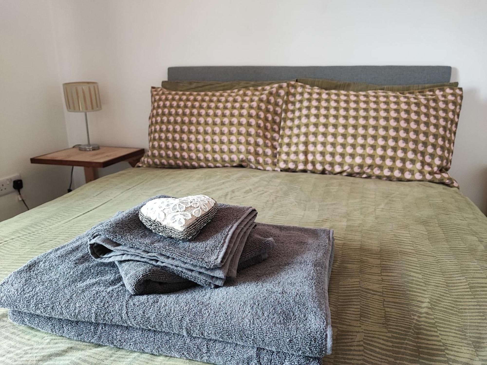 127 Large Double Bedroom Eign Street *
